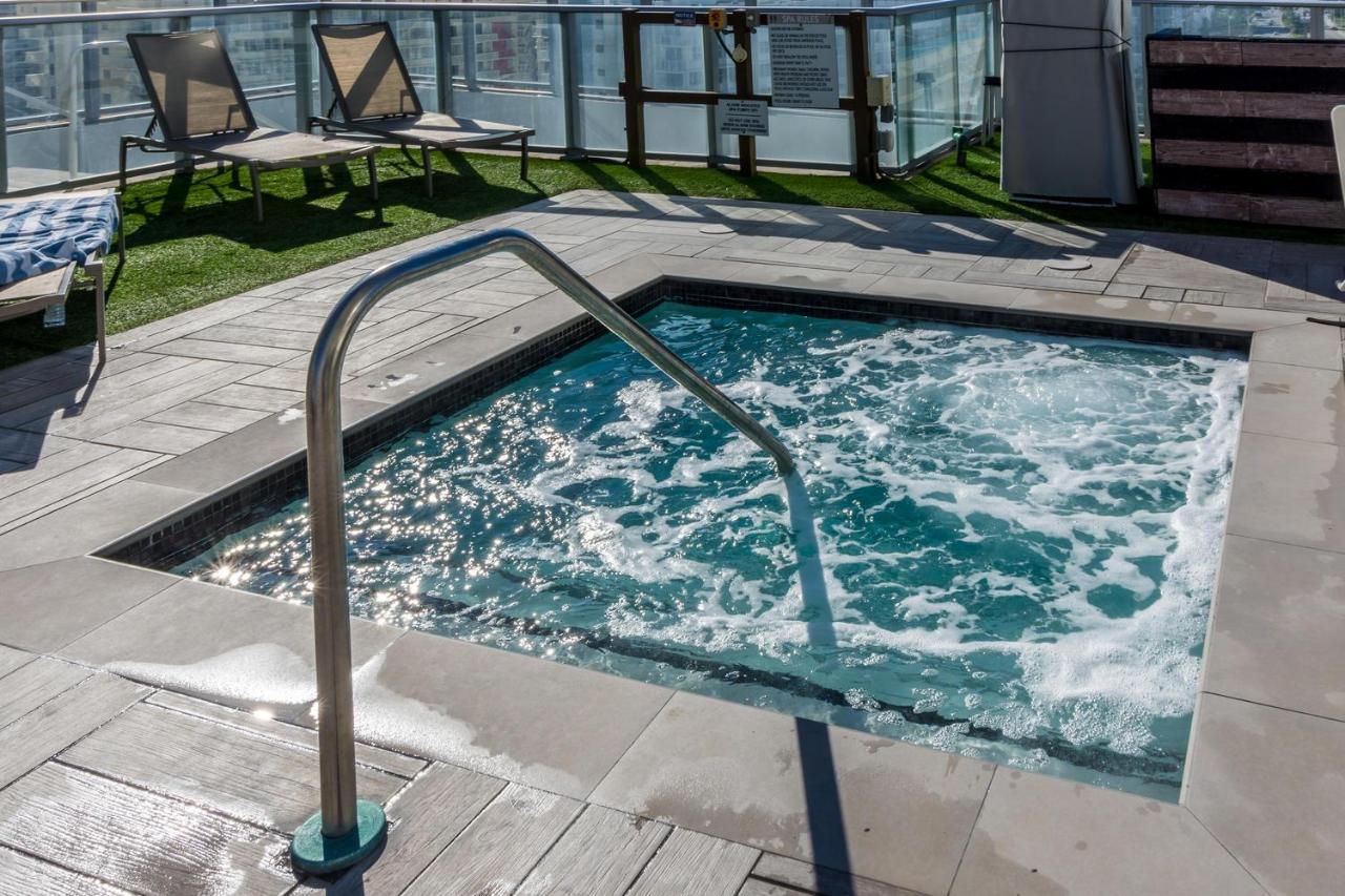 Seashore Resort - 2 Bedroom Right On The Beach Direct Ocean-View With Amenities On The Rooftop Голливуд Экстерьер фото